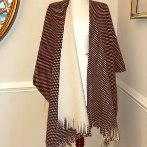 Black and Cream cozy wrap